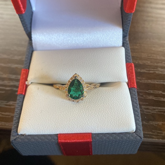 Emerald and 14k gold ring - Picture 3 of 8
